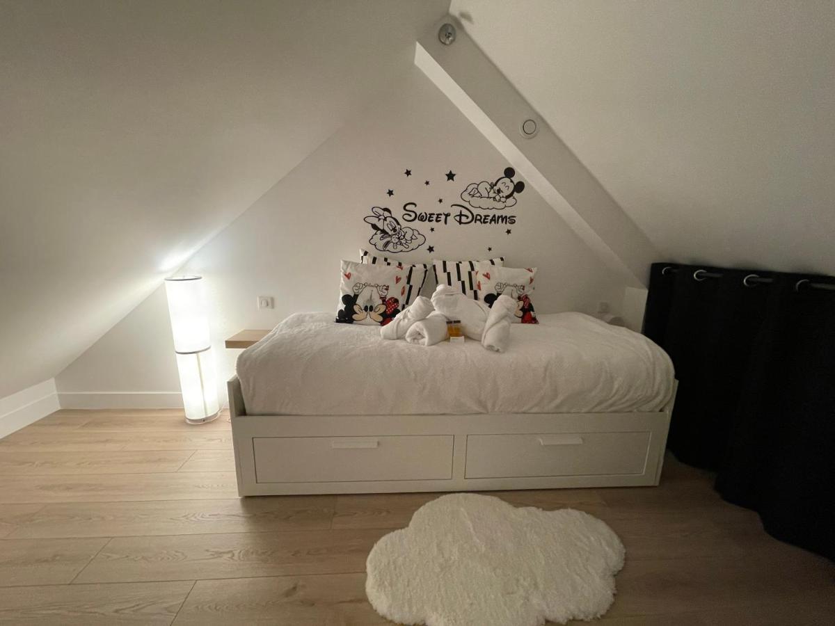 Paris House Villa Villejust ภายนอก รูปภาพ